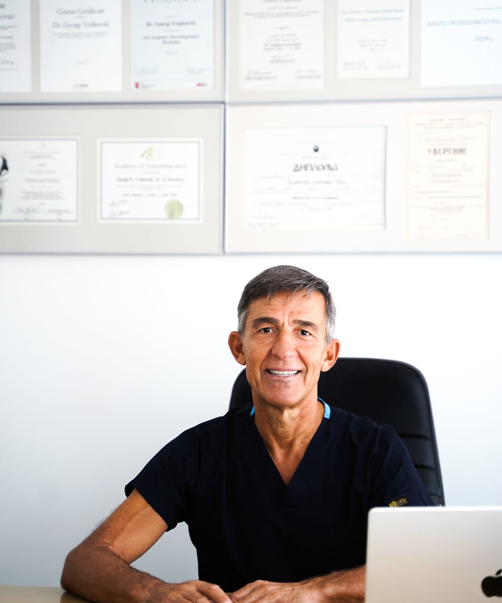 Д-р Ѓорѓи Трајковски во ординацијата на Dental Excellence Group